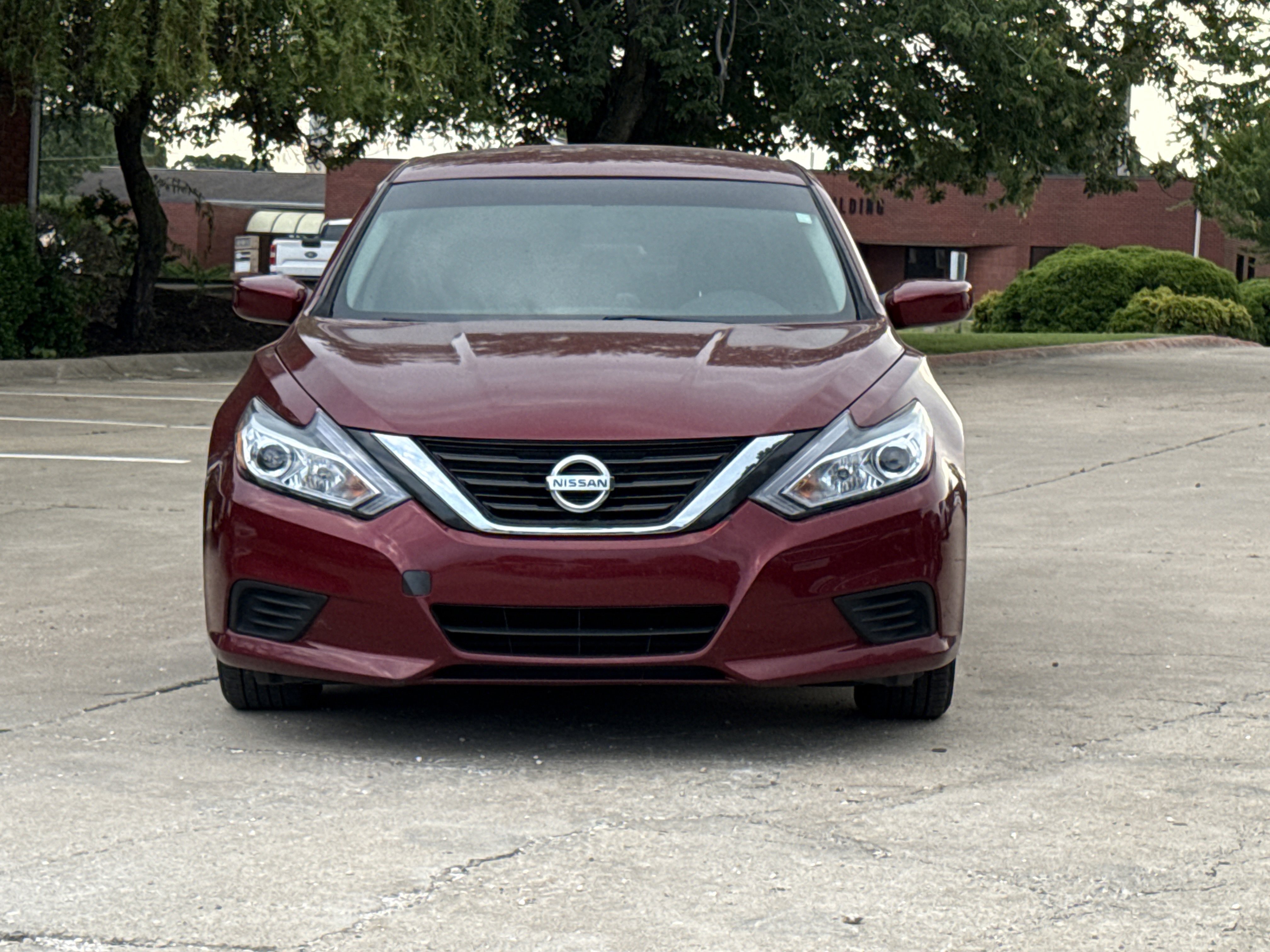 nissan altima 2017 1N4AL3AP5HC250469 image nissan altima 2017 1N4AL3AP5HC250469 image
