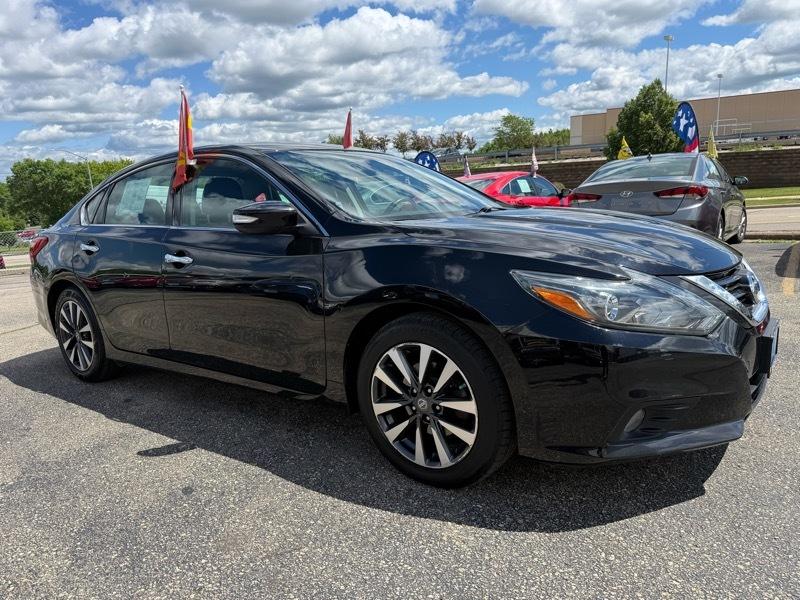 nissan altima 2017 1N4AL3APXHC282091 image nissan altima 2017 1N4AL3APXHC282091 image