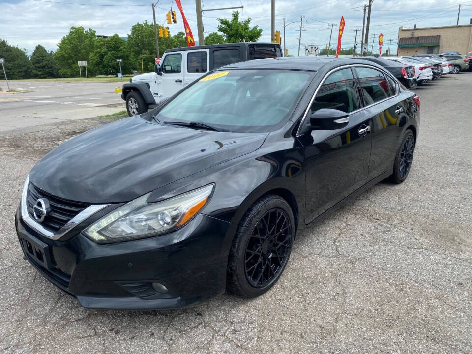 nissan altima 2017 1N4BL3AP2HC209477 image nissan altima 2017 1N4BL3AP2HC209477 image