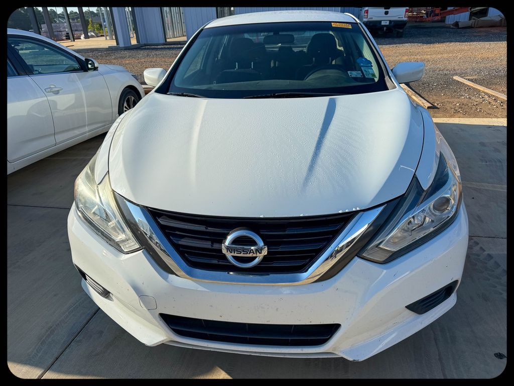 nissan altima 2017 1N4AL3AP4HC179135 image nissan altima 2017 1N4AL3AP4HC179135 image