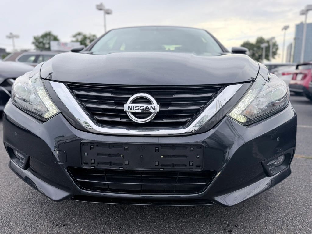 nissan altima 2017 1N4AL3AP3HC105057 image nissan altima 2017 1N4AL3AP3HC105057 image