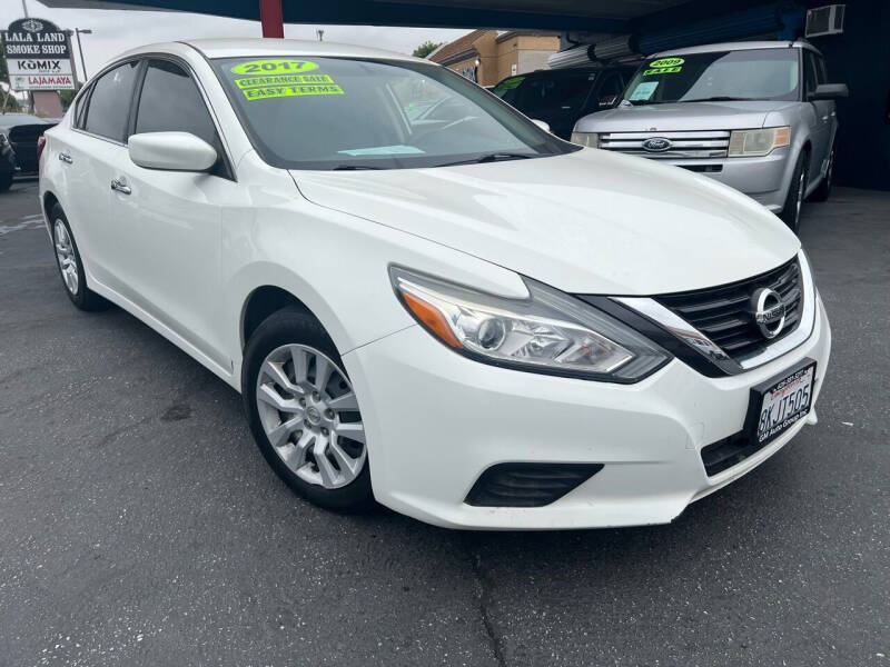 nissan altima 2017 1N4AL3AP8HC294479 image nissan altima 2017 1N4AL3AP8HC294479 image