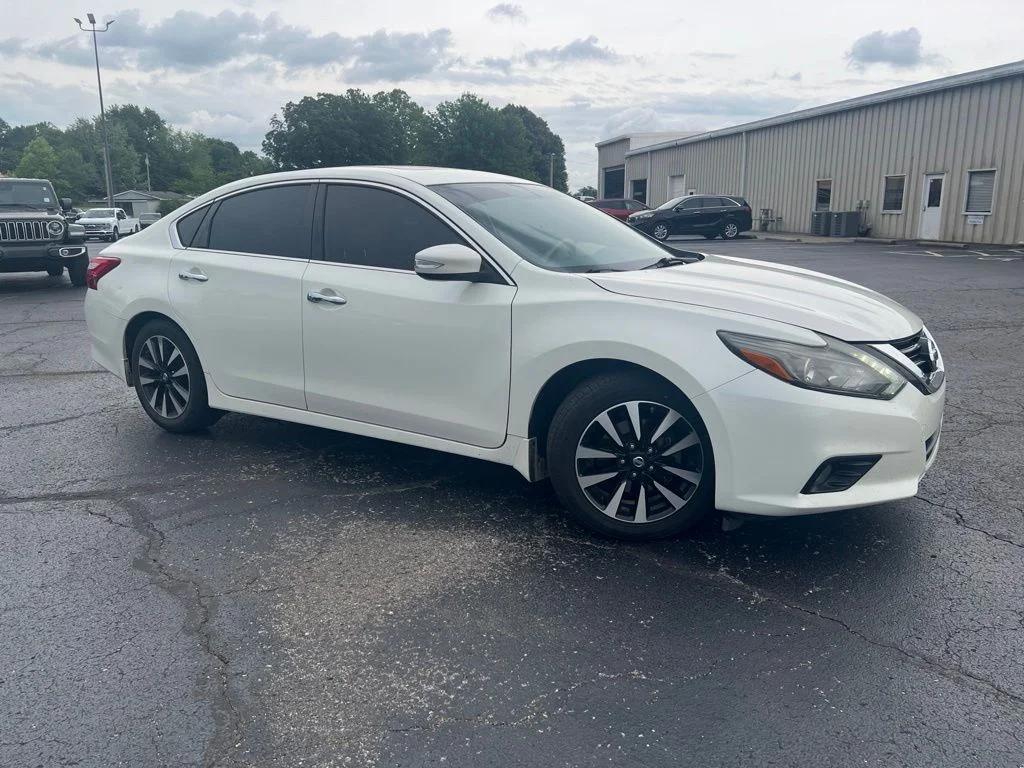 nissan altima 2017 1N4AL3AP6HC486371 image nissan altima 2017 1N4AL3AP6HC486371 image