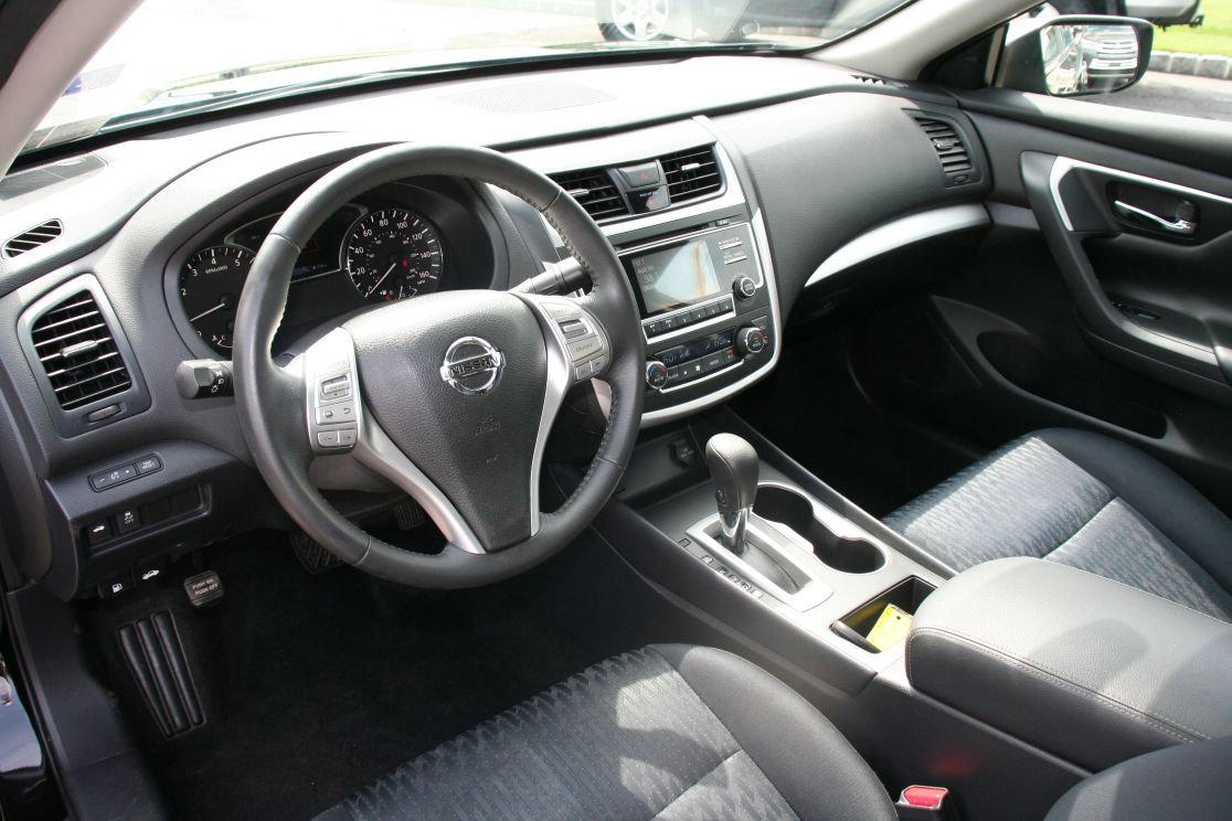 nissan altima 2017 1N4AL3AP0HC217640 image nissan altima 2017 1N4AL3AP0HC217640 image