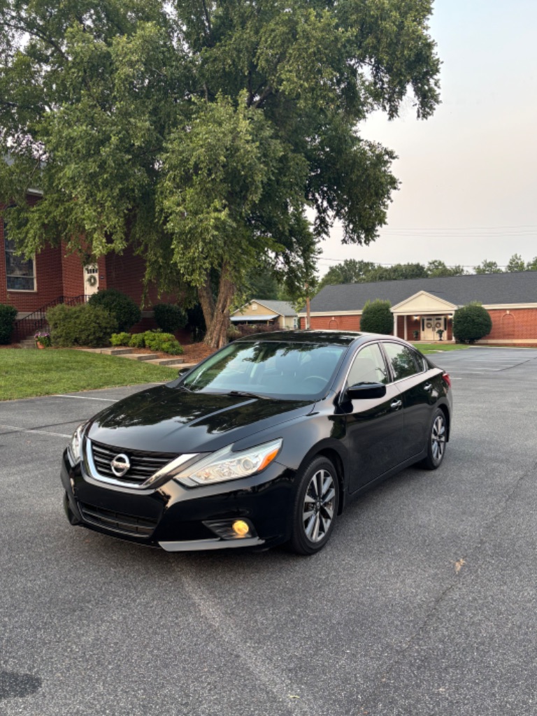 nissan altima 2017 1N4AL3AP6HC236581 image nissan altima 2017 1N4AL3AP6HC236581 image