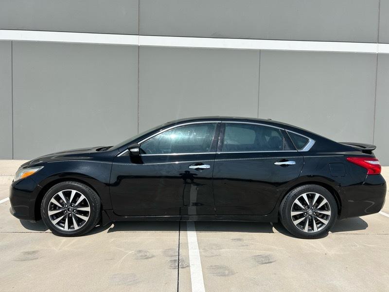 nissan altima 2017 1N4AL3AP5HC166815 image nissan altima 2017 1N4AL3AP5HC166815 image