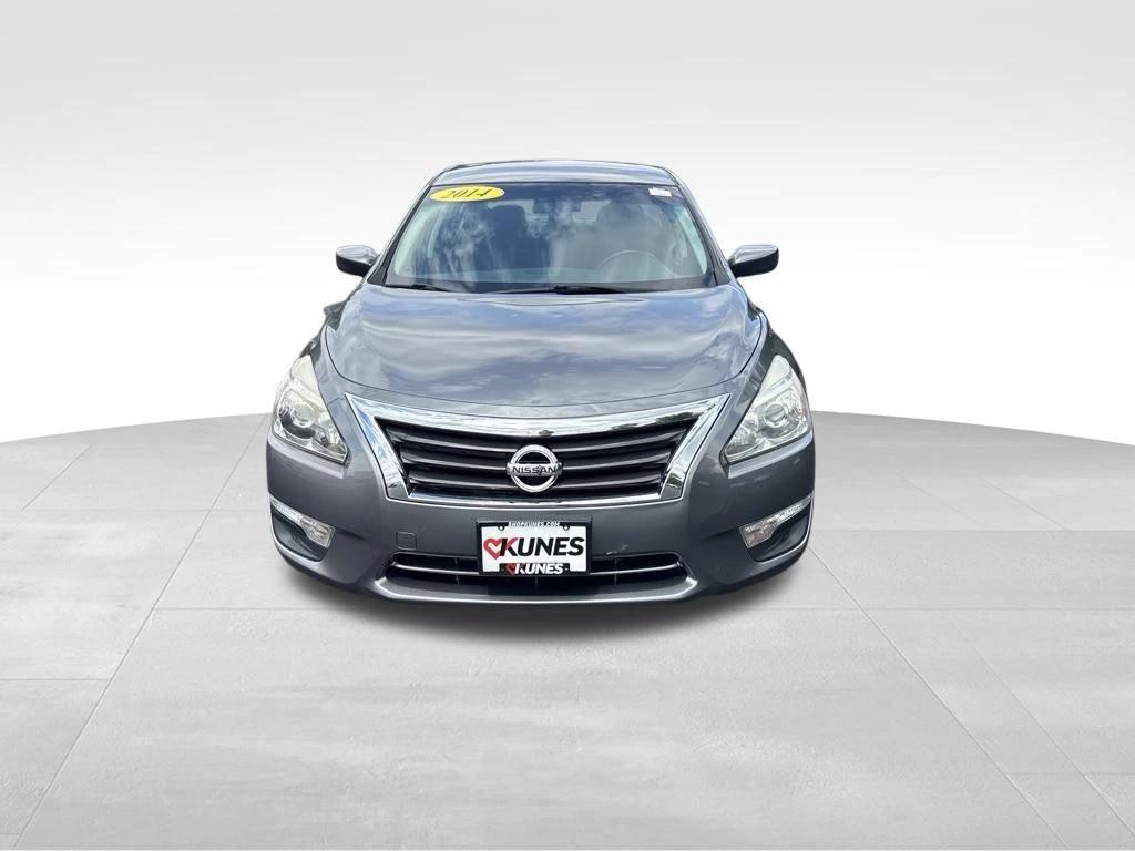 nissan altima 2014 1N4AL3AP4EC147555 image nissan altima 2014 1N4AL3AP4EC147555 image