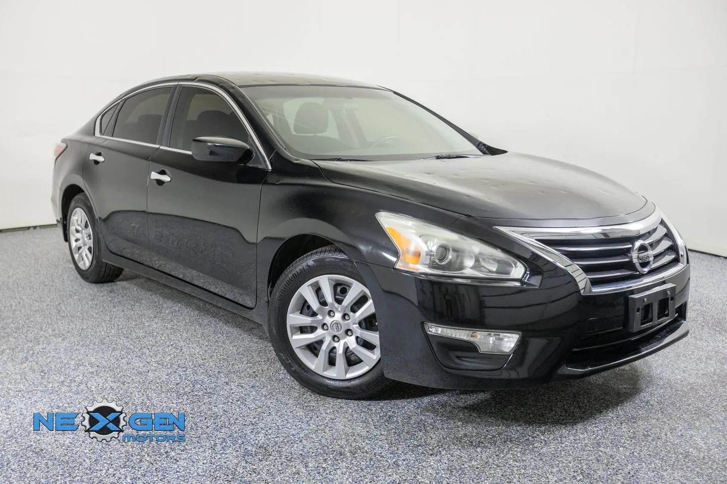 nissan altima 2015 1N4AL3AP7FC235310 image nissan altima 2015 1N4AL3AP7FC235310 image