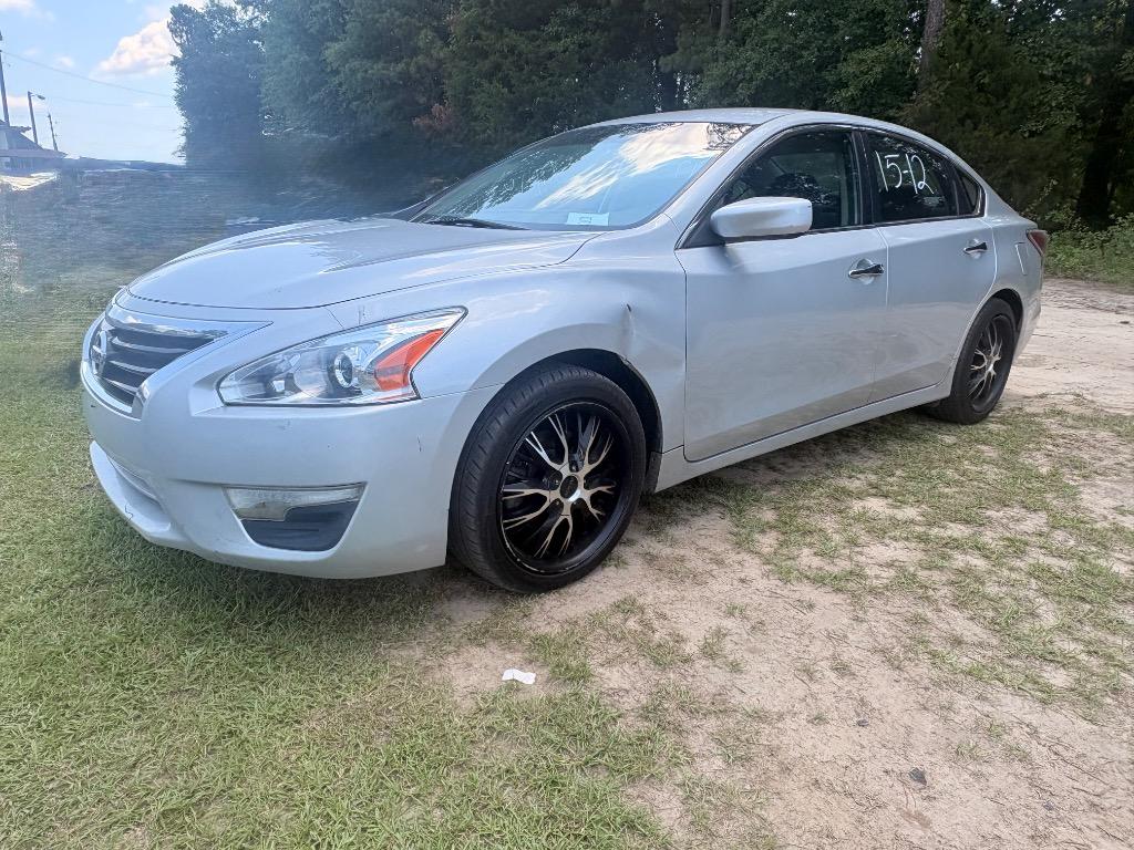 nissan altima 2015 1N4AL3AP8FN333167 image nissan altima 2015 1N4AL3AP8FN333167 image