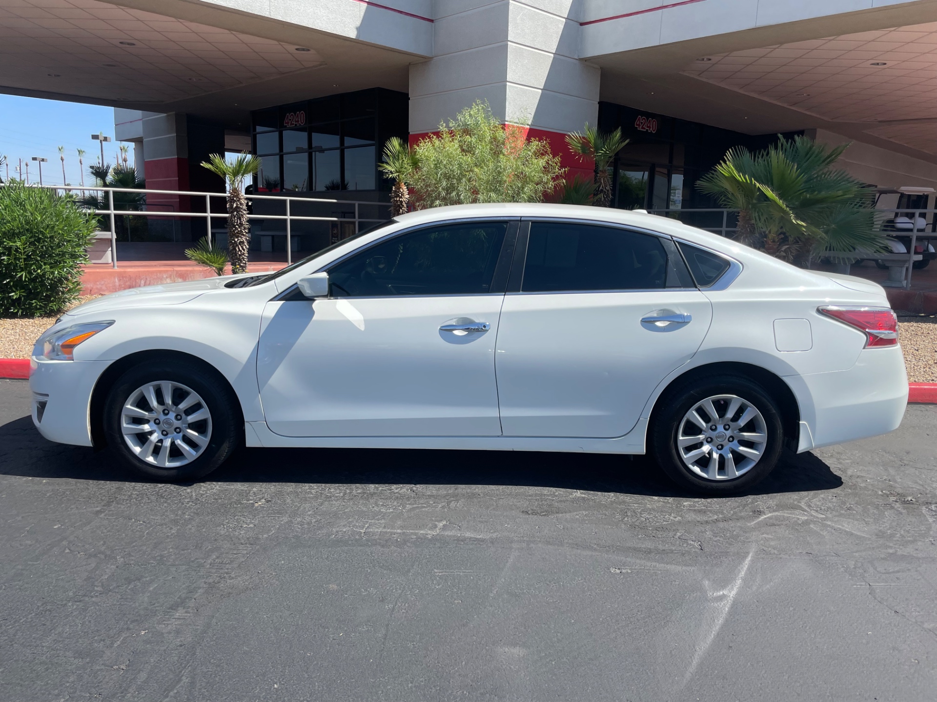 nissan altima 2015 1N4AL3AP3FN861084 image nissan altima 2015 1N4AL3AP3FN861084 image
