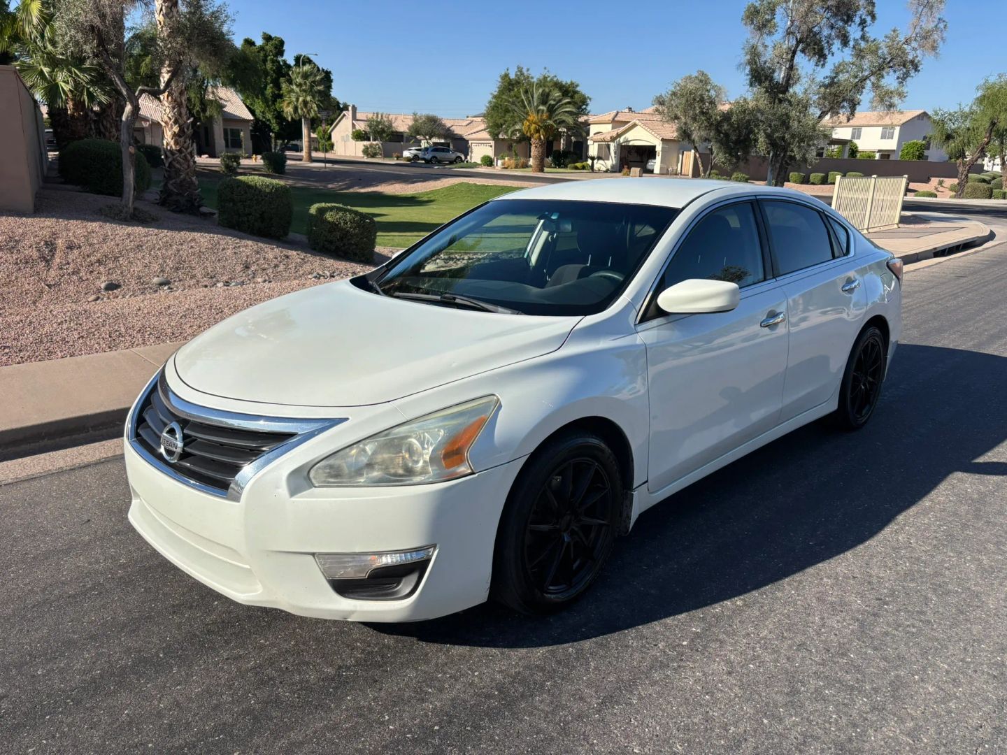nissan altima 2015 1N4AL3AP9FN377324 image nissan altima 2015 1N4AL3AP9FN377324 image
