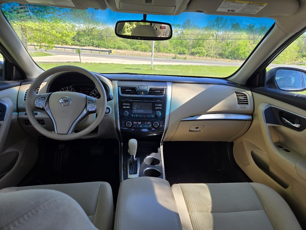 nissan altima 2015 1N4AL3AP8FC249944 image nissan altima 2015 1N4AL3AP8FC249944 image