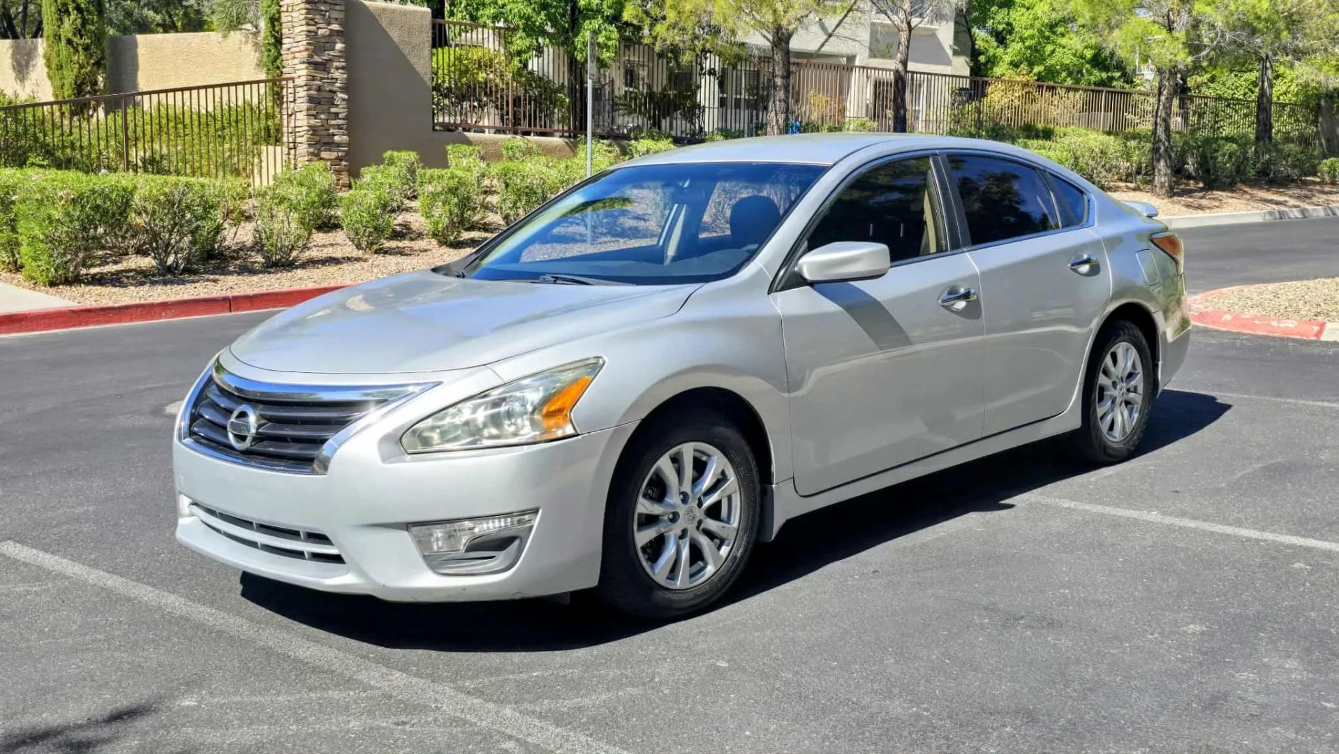 nissan altima 2015 1N4AL3AP2FC109047 image nissan altima 2015 1N4AL3AP2FC109047 image