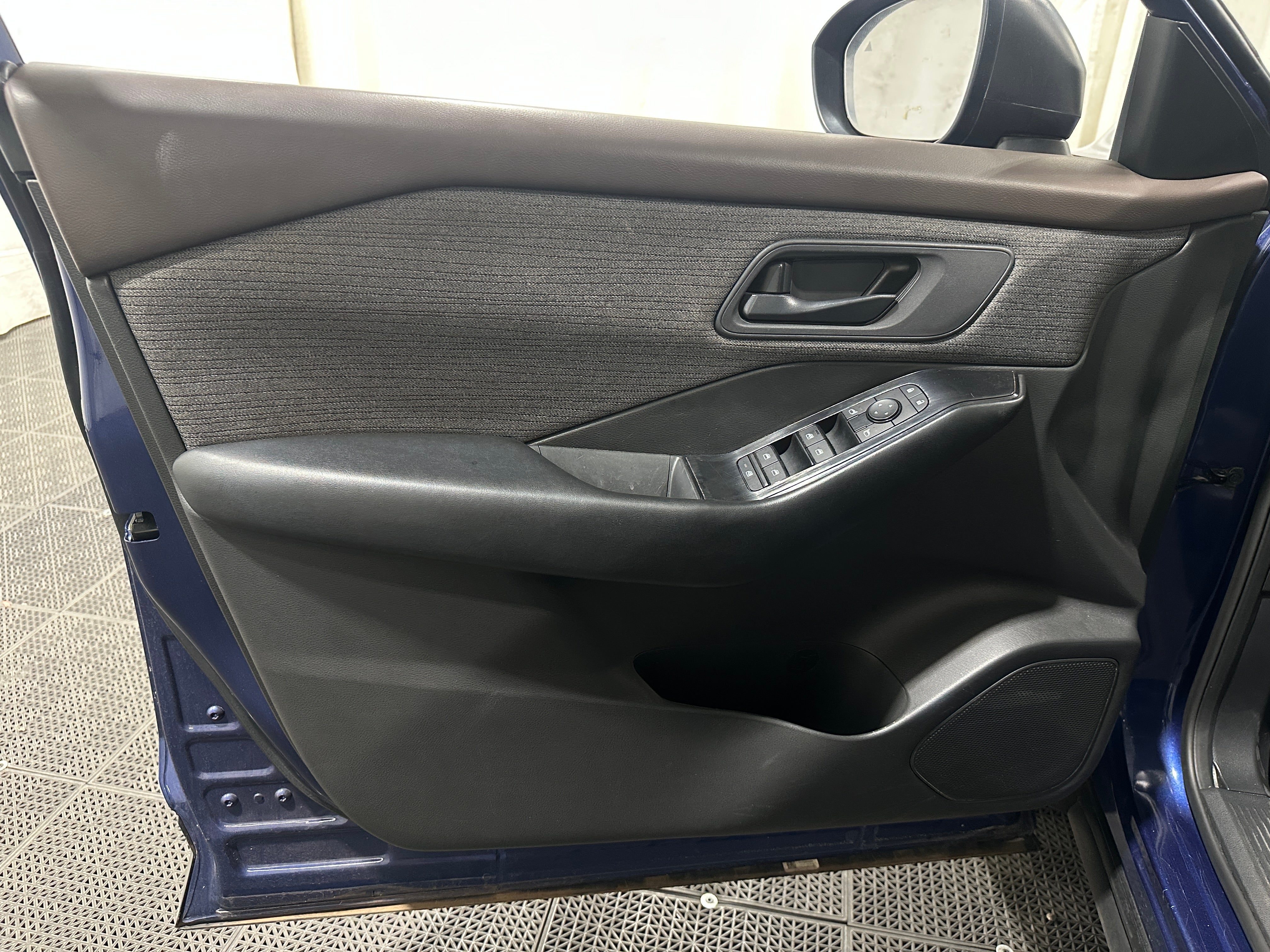 nissan rogue 2023 5N1BT3AAXPC906881 image nissan rogue 2023 5N1BT3AAXPC906881 image