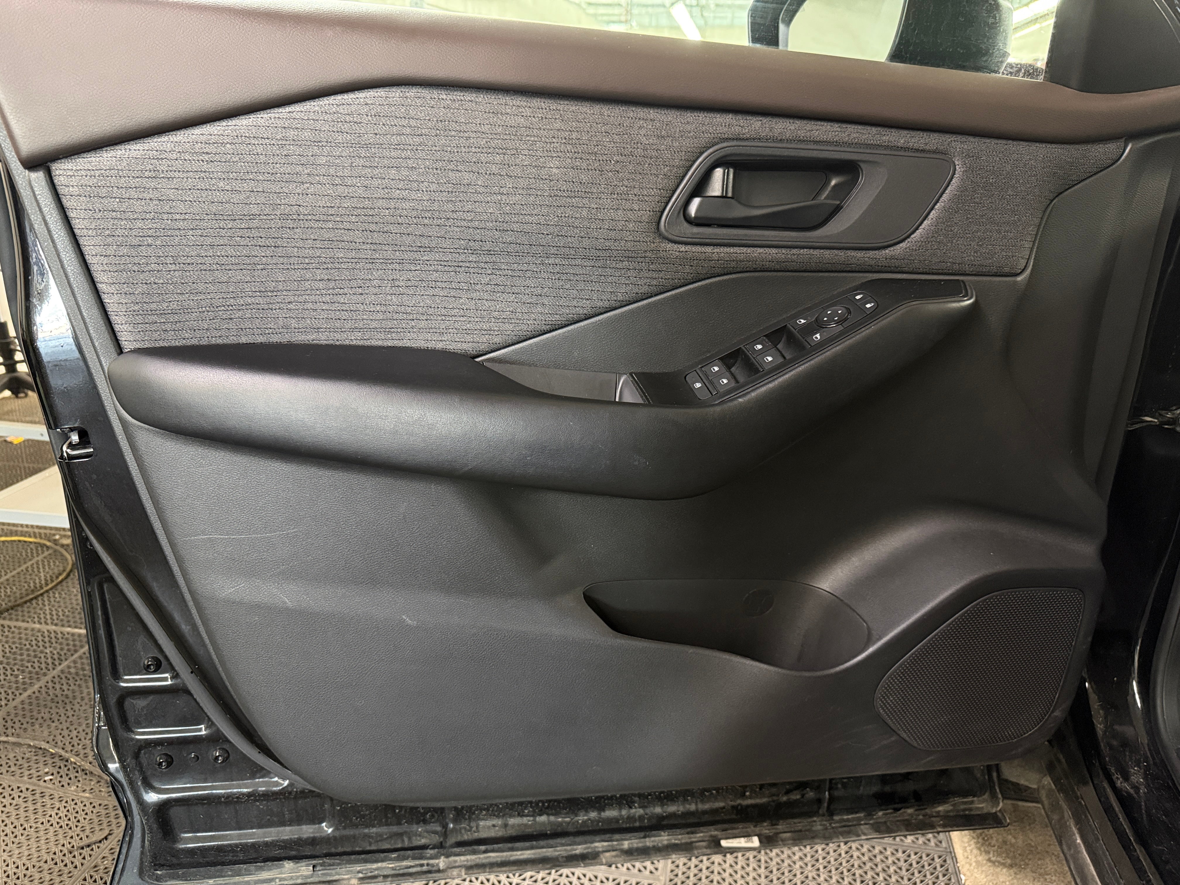 nissan rogue 2023 5N1BT3ABXPC860784 image nissan rogue 2023 5N1BT3ABXPC860784 image