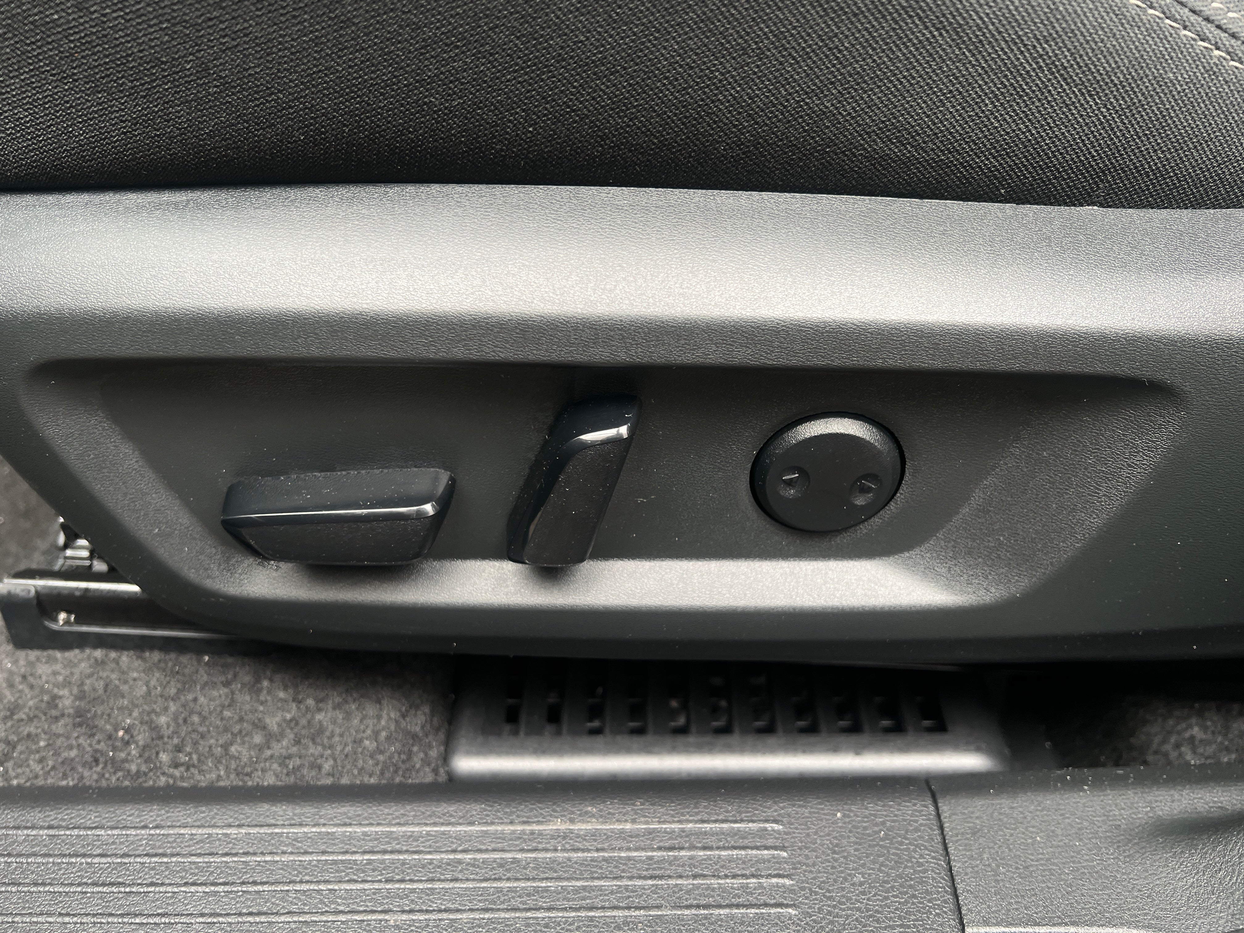 nissan rogue 2023 5N1BT3BA8PC888329 image nissan rogue 2023 5N1BT3BA8PC888329 image