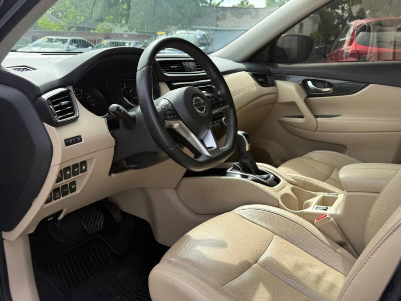 nissan rogue 2019 5N1AT2MV5KC704592 image nissan rogue 2019 5N1AT2MV5KC704592 image
