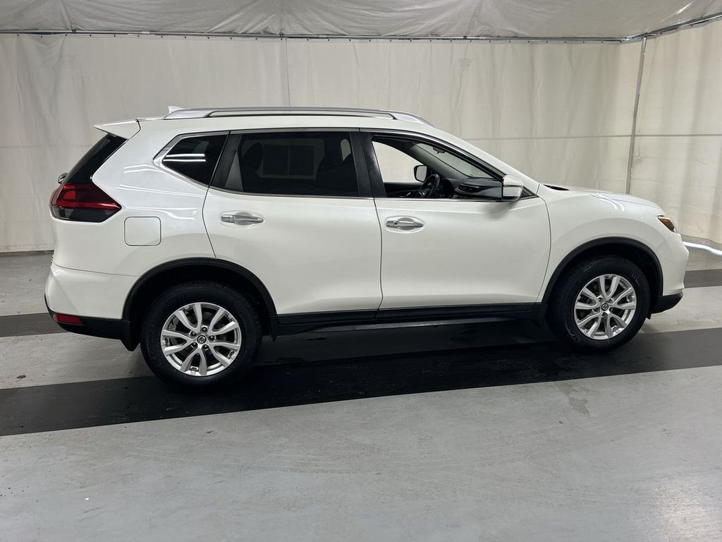 nissan rogue 2018 5N1AT2MV8JC817399 image nissan rogue 2018 5N1AT2MV8JC817399 image