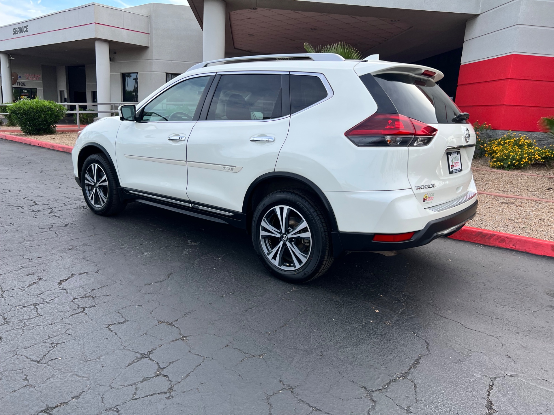 nissan rogue 2018 5N1AT2MV8JC769855 image nissan rogue 2018 5N1AT2MV8JC769855 image
