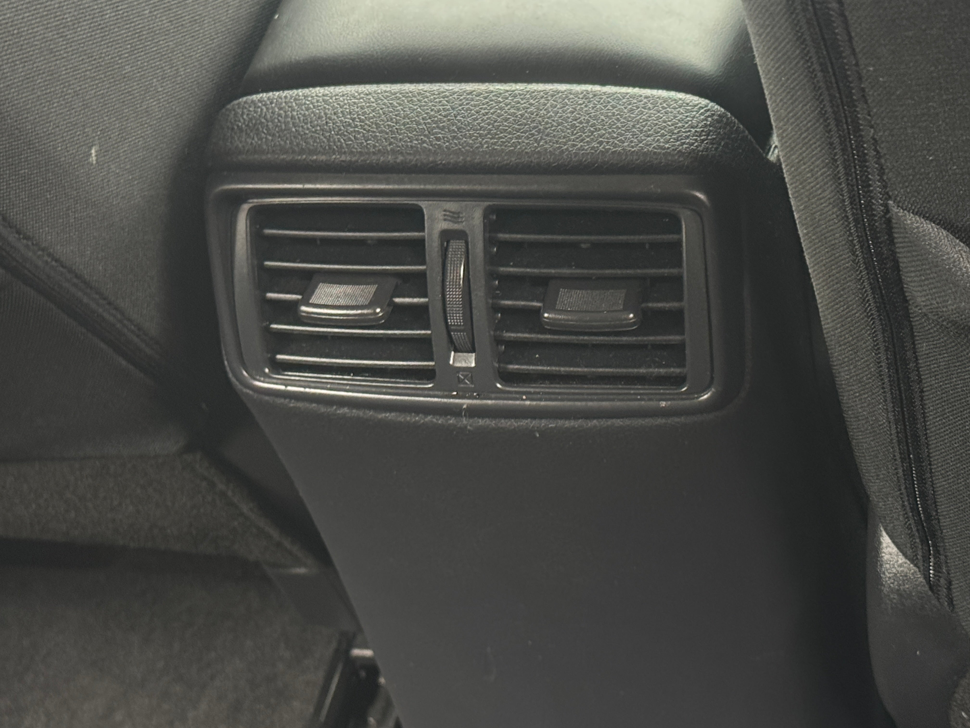 nissan rogue 2018 5N1AT2MT8JC759275 image nissan rogue 2018 5N1AT2MT8JC759275 image