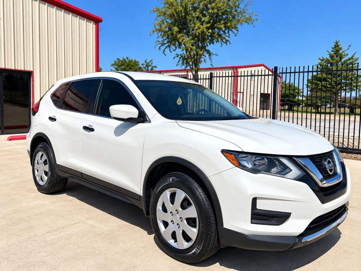 nissan rogue 2017 JN8AT2MV4HW015580 image nissan rogue 2017 JN8AT2MV4HW015580 image