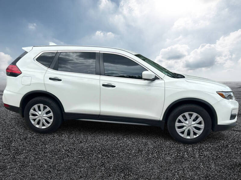 nissan rogue 2017 5N1AT2MV4HC774593 image nissan rogue 2017 5N1AT2MV4HC774593 image