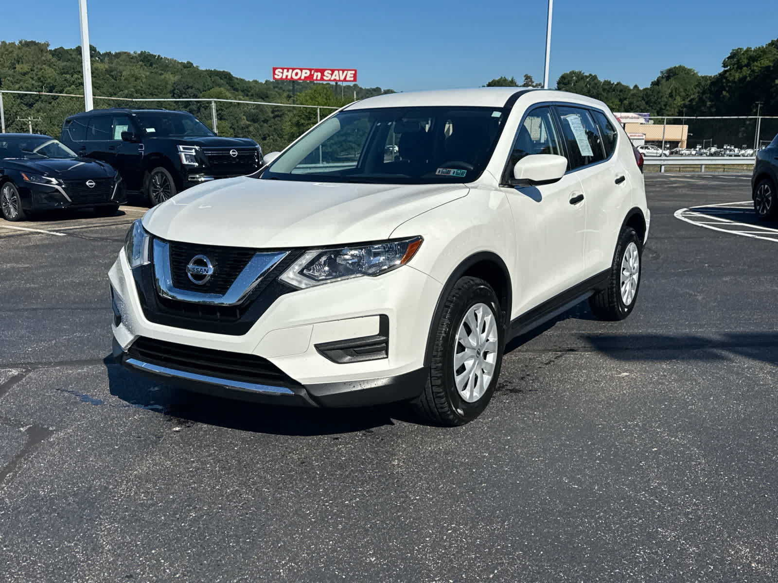 nissan rogue 2017 JN8AT2MV6HW014561 image nissan rogue 2017 JN8AT2MV6HW014561 image