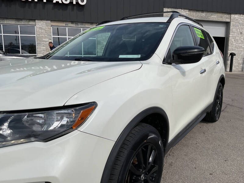 nissan rogue 2017 5N1AT2MV8HC805683 image nissan rogue 2017 5N1AT2MV8HC805683 image