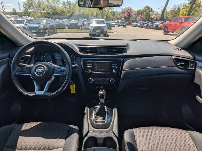 nissan rogue 2017 5N1AT2MV1HC782120 image nissan rogue 2017 5N1AT2MV1HC782120 image