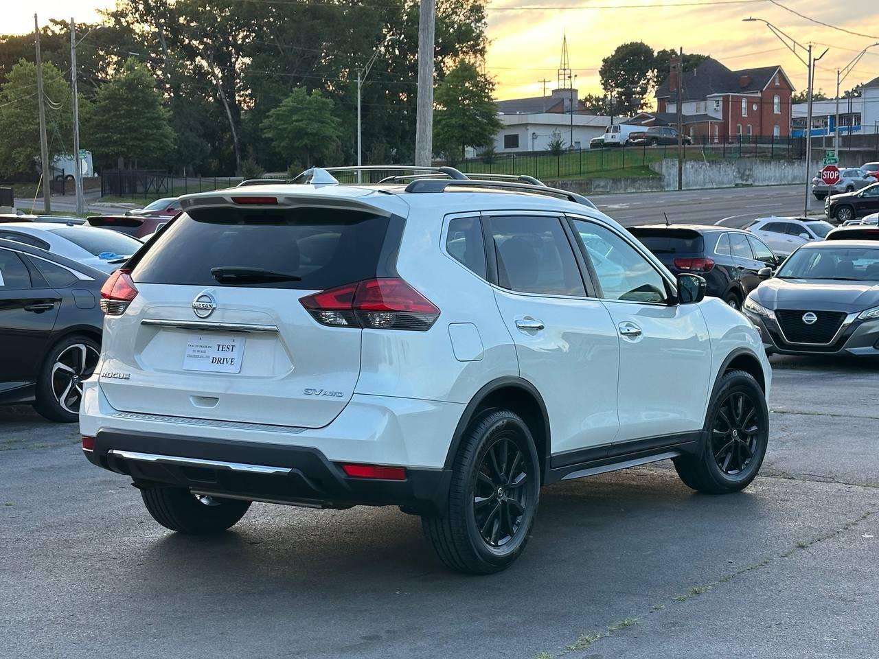 nissan rogue 2017 5N1AT2MV9HC829037 image nissan rogue 2017 5N1AT2MV9HC829037 image