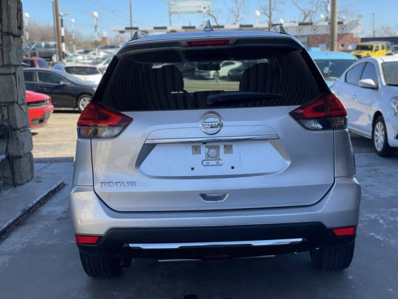 nissan rogue 2017 JN8AT2MT6HW402033 image nissan rogue 2017 JN8AT2MT6HW402033 image