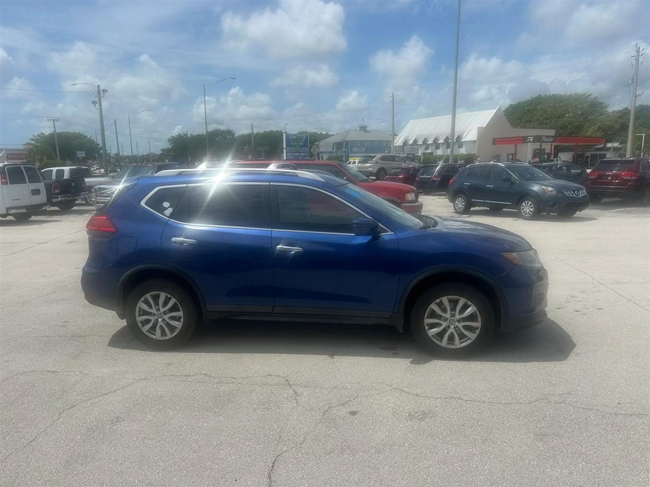 nissan rogue 2017 5N1AT2MV6HC882004 image nissan rogue 2017 5N1AT2MV6HC882004 image