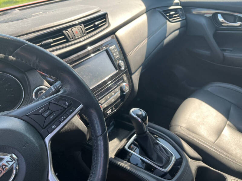 nissan rogue 2017 5N1AT2MV8HC856018 image nissan rogue 2017 5N1AT2MV8HC856018 image