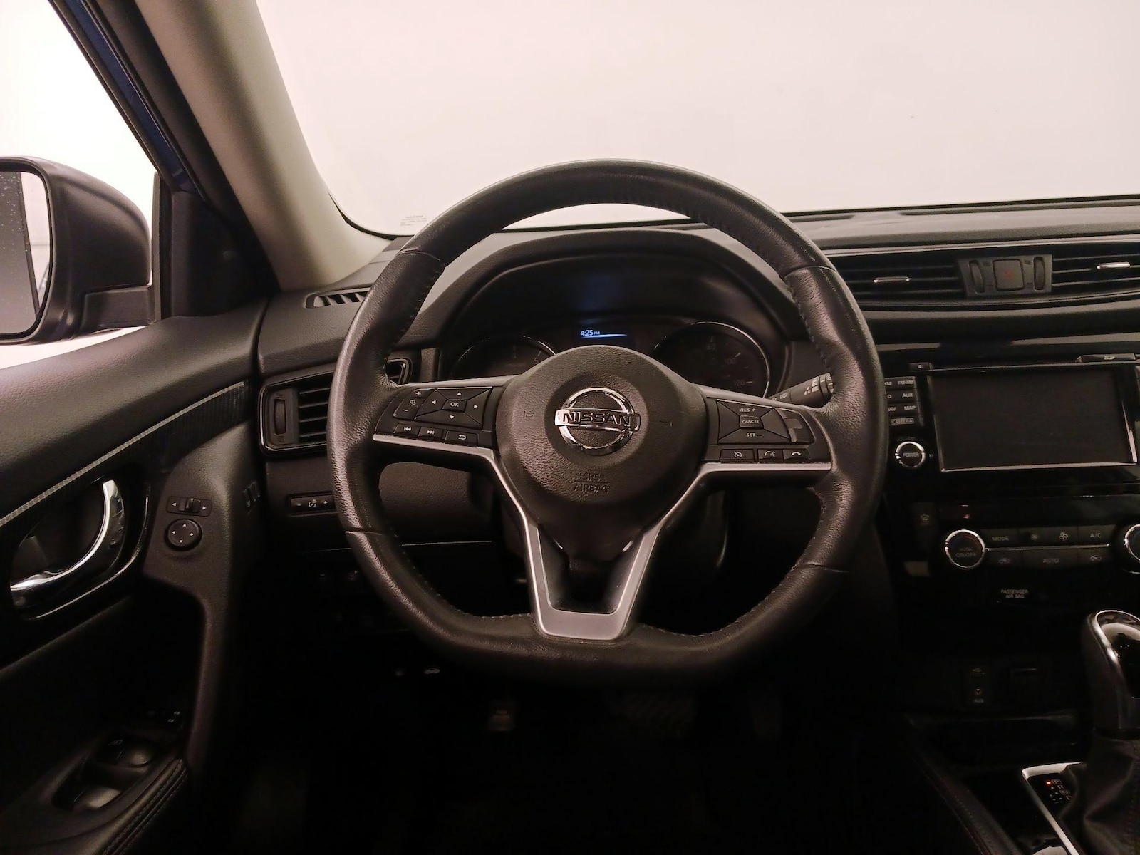 nissan rogue 2017 5N1AT2MV7HC824726 image nissan rogue 2017 5N1AT2MV7HC824726 image