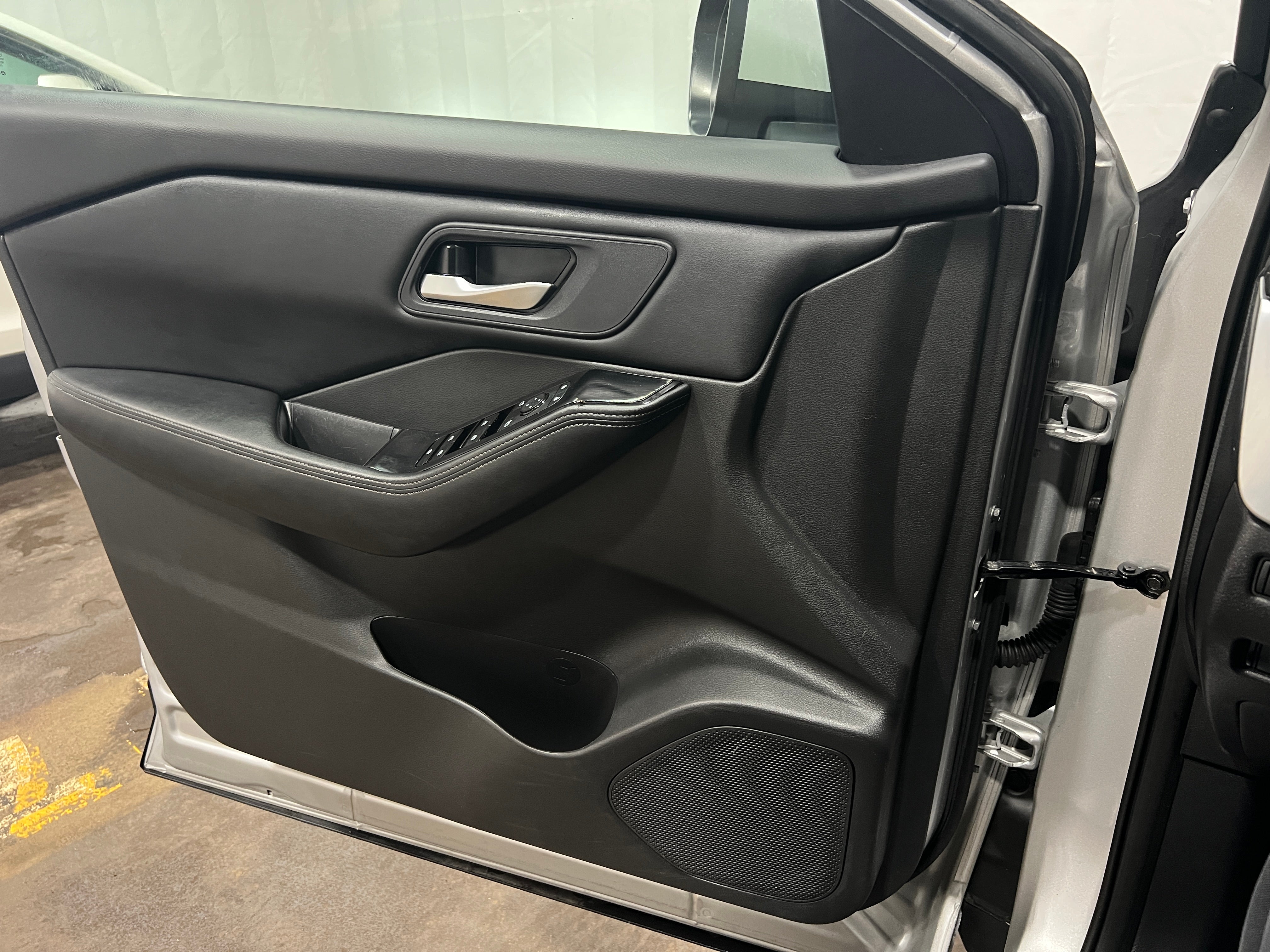 nissan rogue 2024 5N1BT3BB7RC692104 image nissan rogue 2024 5N1BT3BB7RC692104 image