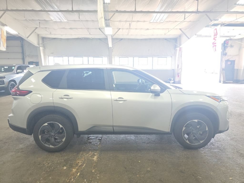 nissan rogue 2024 5N1BT3BA9RC680060 image nissan rogue 2024 5N1BT3BA9RC680060 image