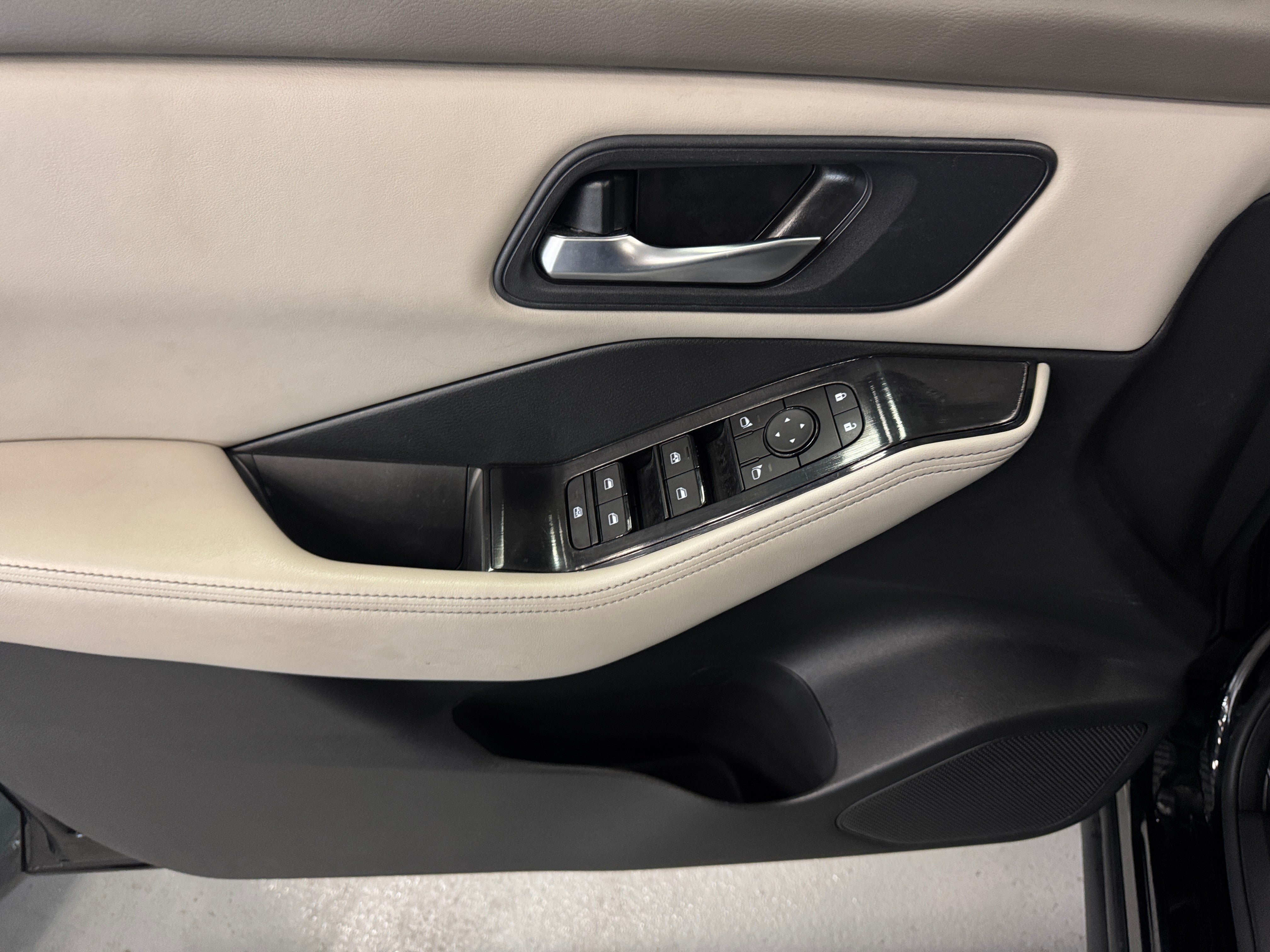 nissan rogue 2024 5N1BT3BA2RC752555 image nissan rogue 2024 5N1BT3BA2RC752555 image