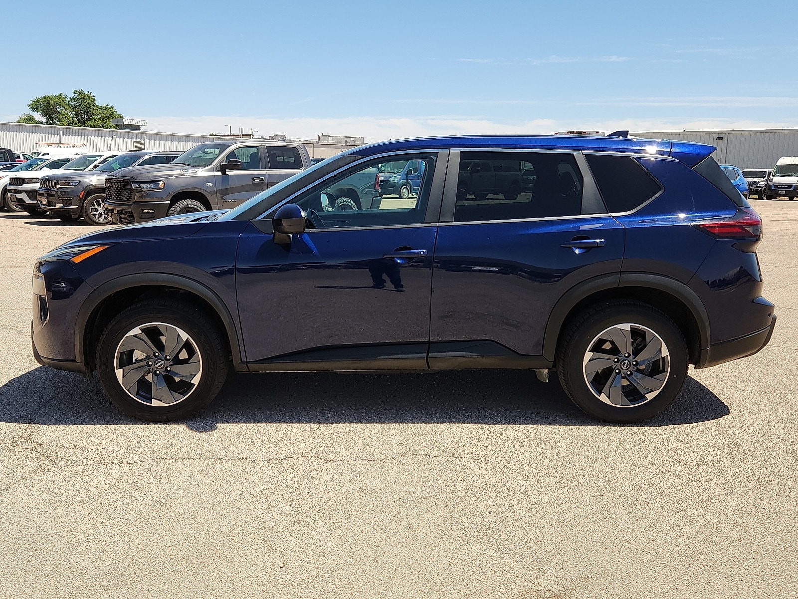 nissan rogue 2024 5N1BT3BA1RC696737 image nissan rogue 2024 5N1BT3BA1RC696737 image