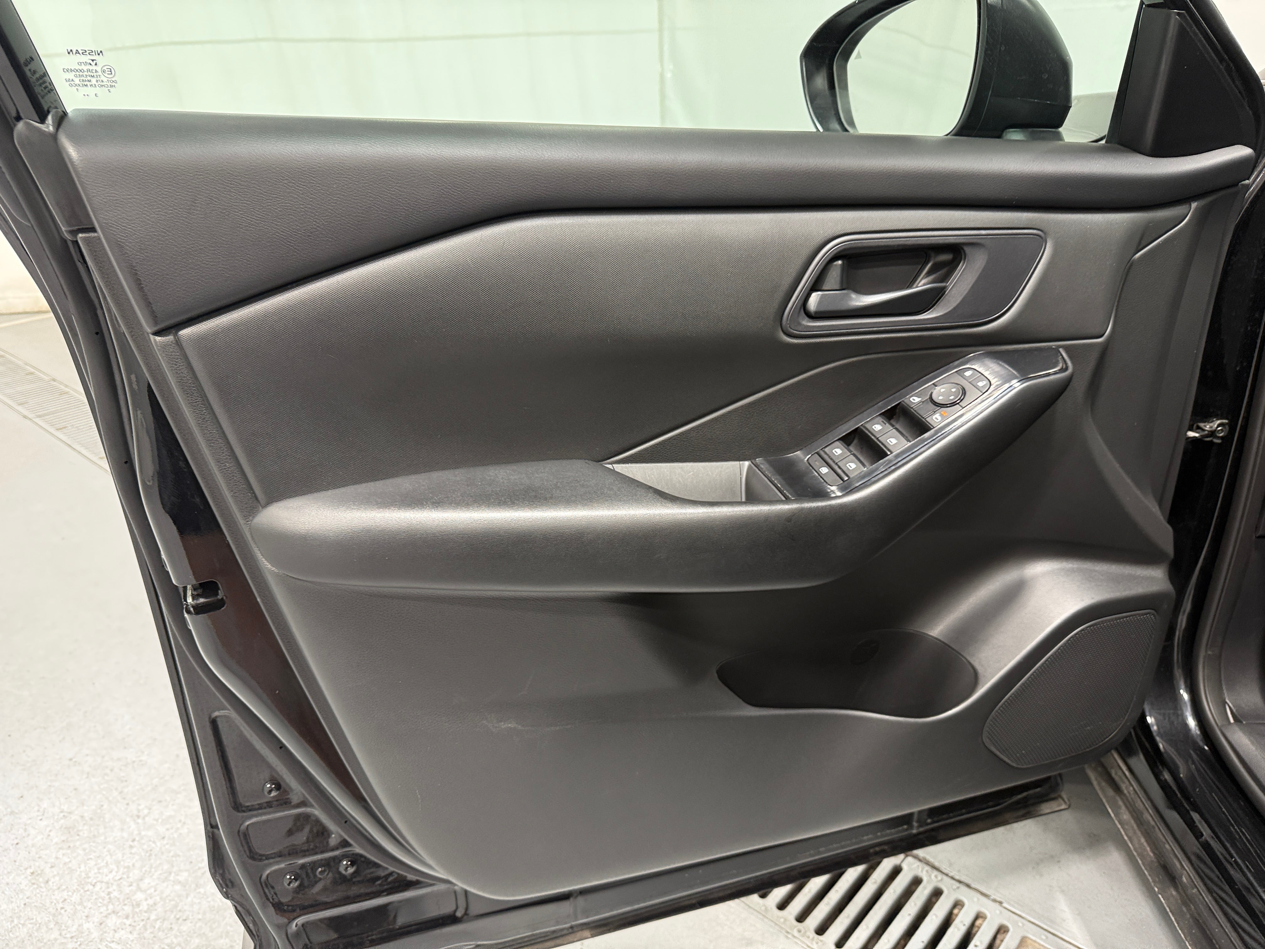nissan rogue 2024 5N1BT3AA2RC675266 image nissan rogue 2024 5N1BT3AA2RC675266 image