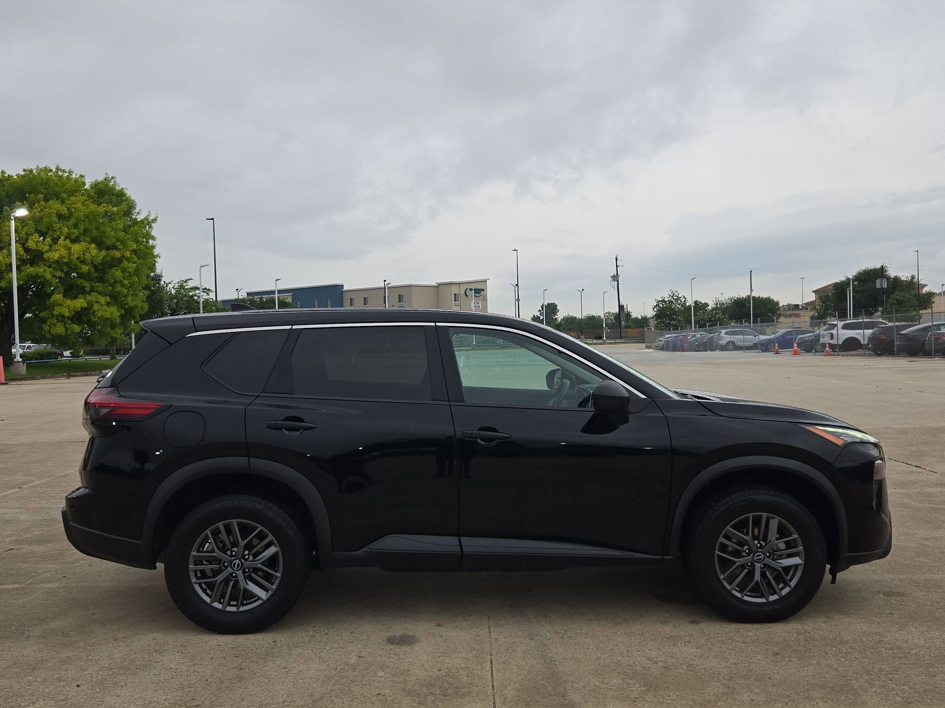 nissan rogue 2024 5N1BT3AA4RC687239 image nissan rogue 2024 5N1BT3AA4RC687239 image