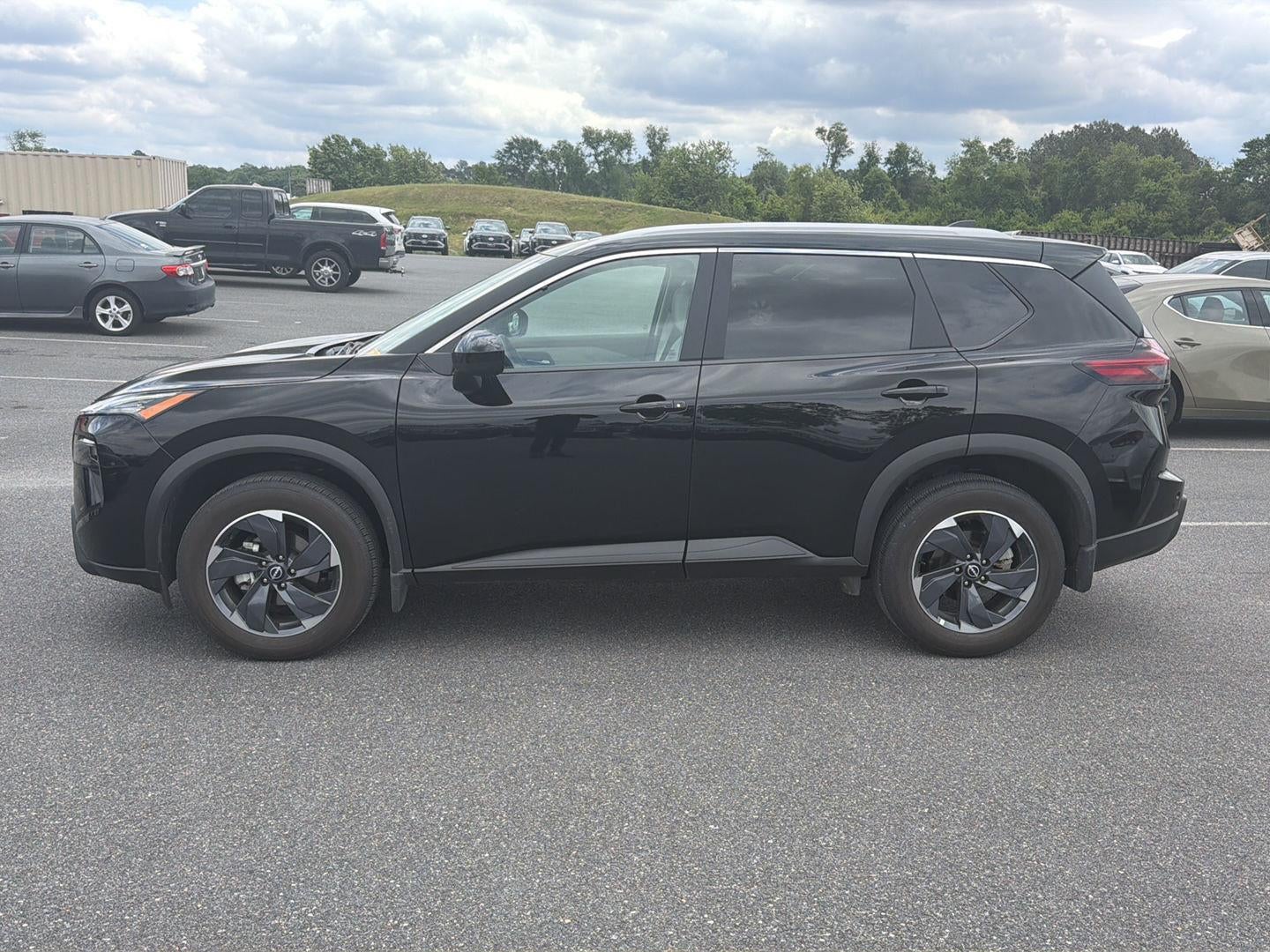 nissan rogue 2024 5N1BT3BA8RC748266 image nissan rogue 2024 5N1BT3BA8RC748266 image