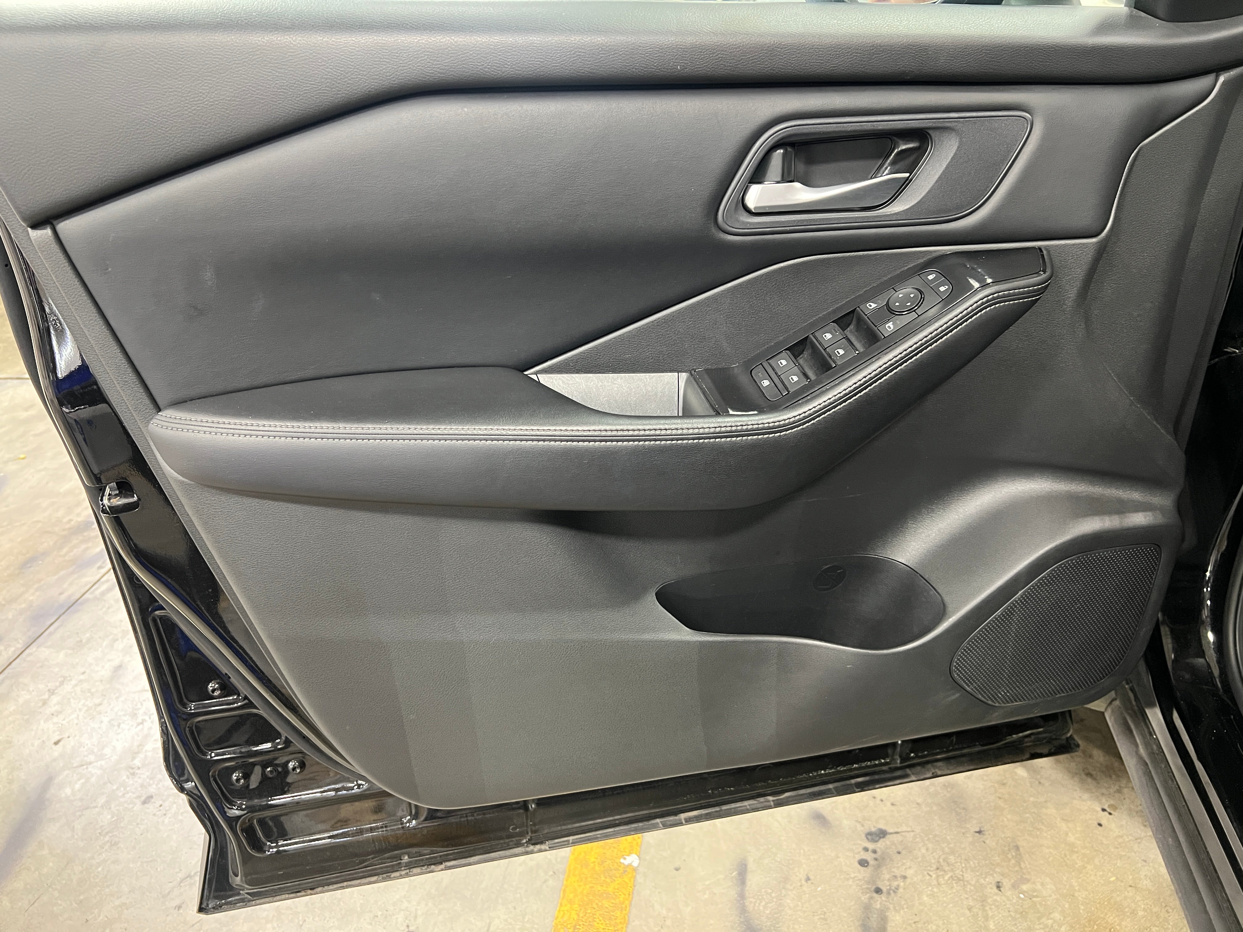 nissan rogue 2024 5N1BT3BB8RC705281 image nissan rogue 2024 5N1BT3BB8RC705281 image