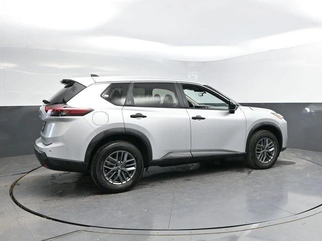 nissan rogue 2024 5N1BT3AA8RC711929 image nissan rogue 2024 5N1BT3AA8RC711929 image