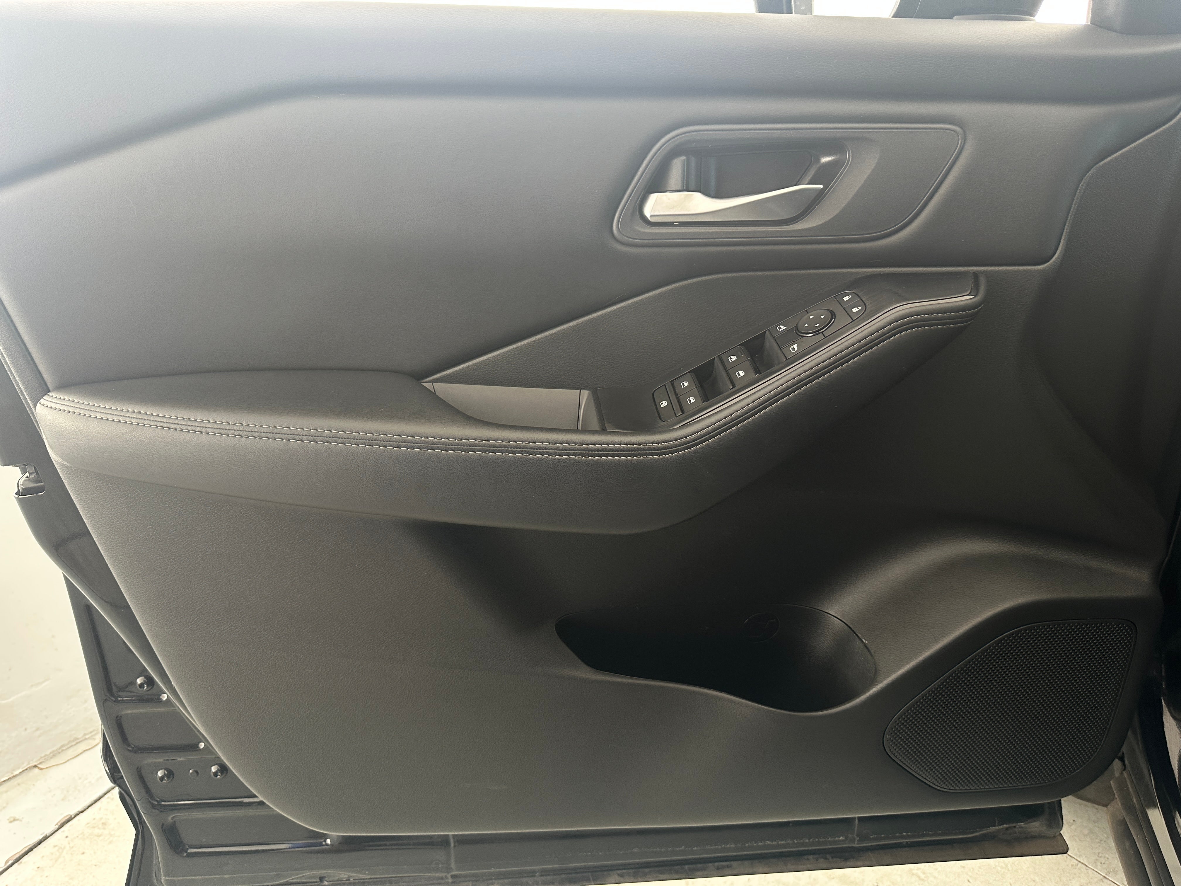 nissan rogue 2024 5N1BT3BA8RC687632 image nissan rogue 2024 5N1BT3BA8RC687632 image