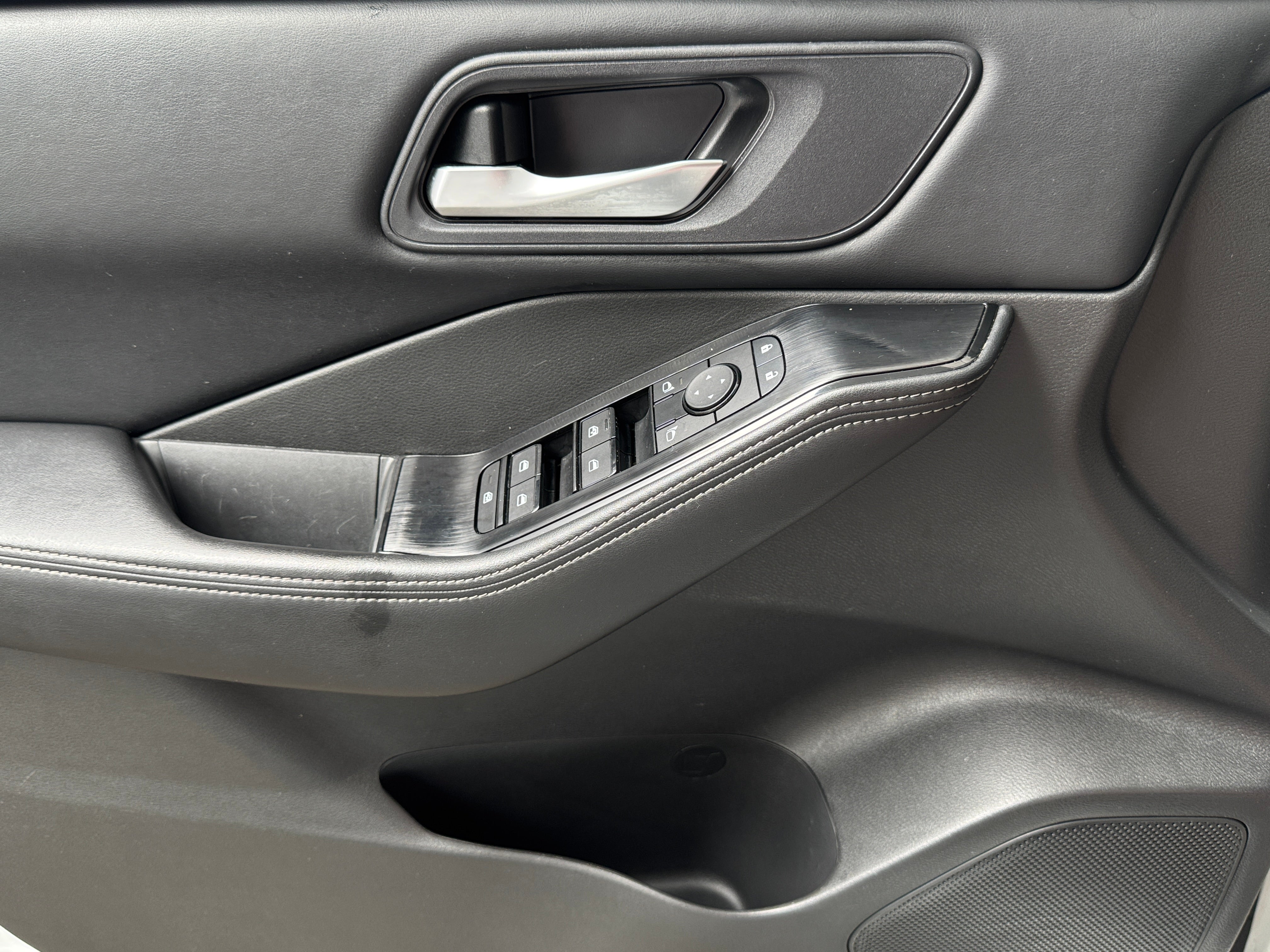 nissan rogue 2024 5N1BT3BB0RC677251 image nissan rogue 2024 5N1BT3BB0RC677251 image