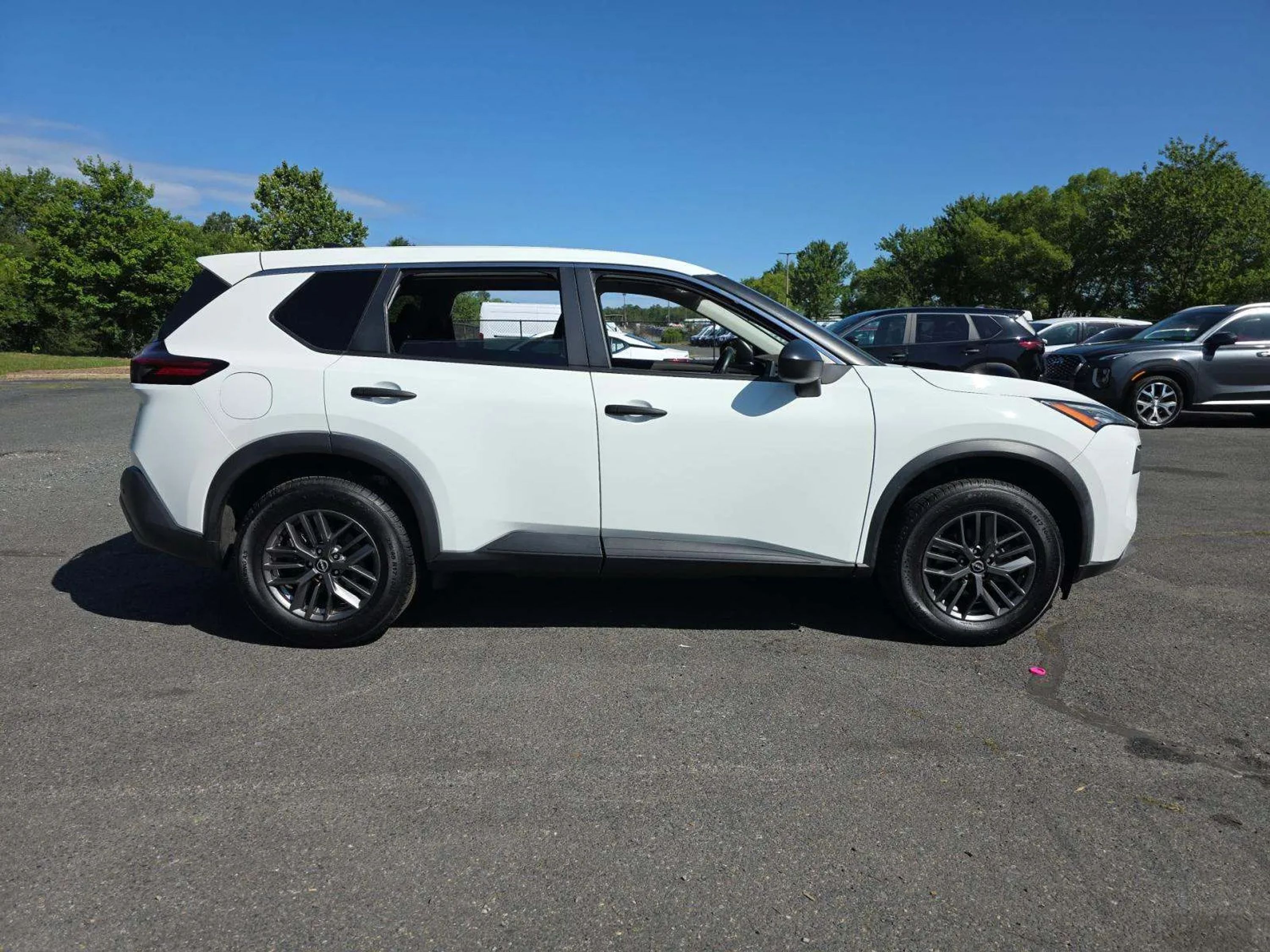 nissan rogue 2022 5N1BT3AA3NC705224 image