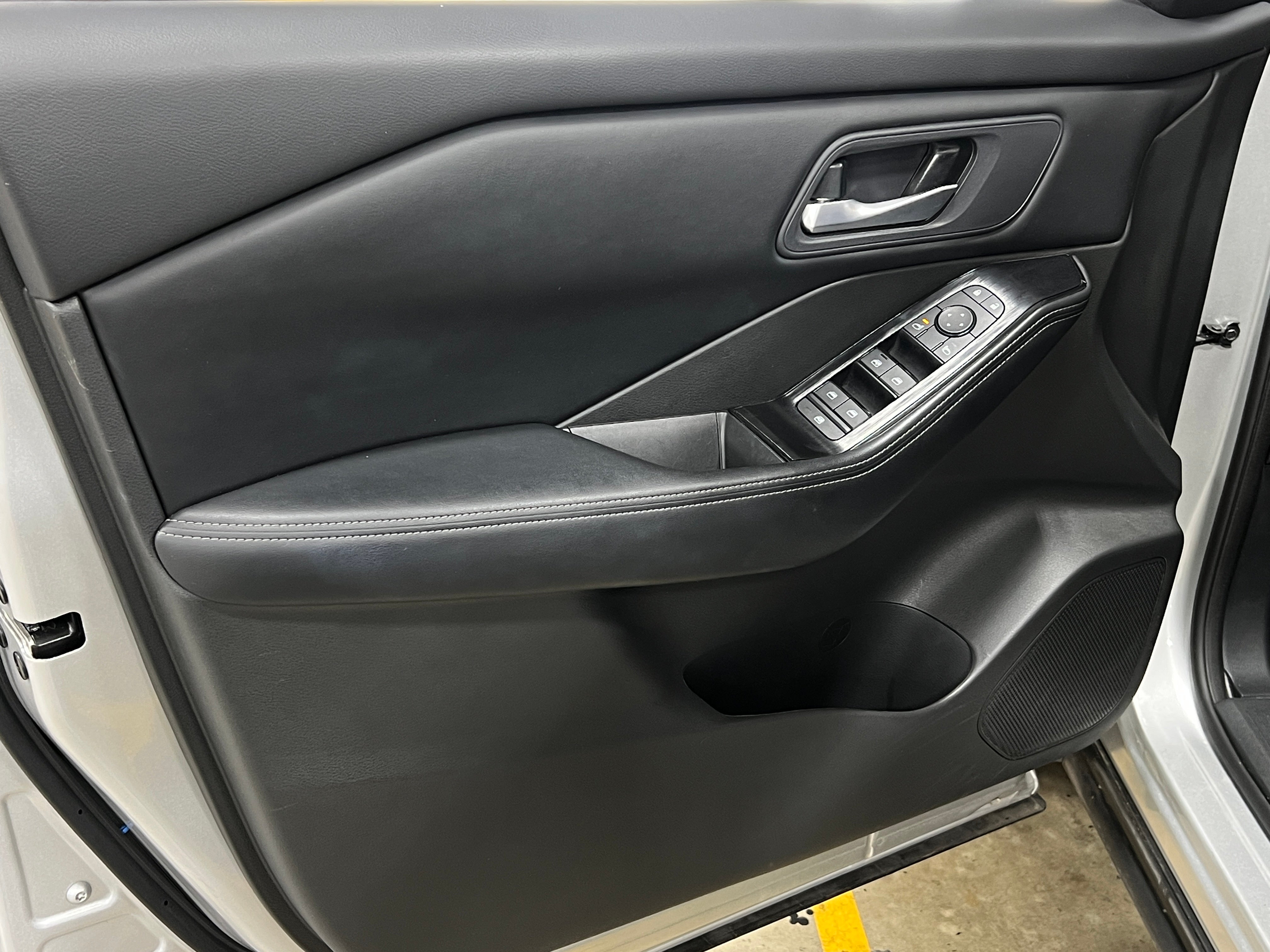 nissan rogue 2025 5N1BT3BA5SC825892 image nissan rogue 2025 5N1BT3BA5SC825892 image