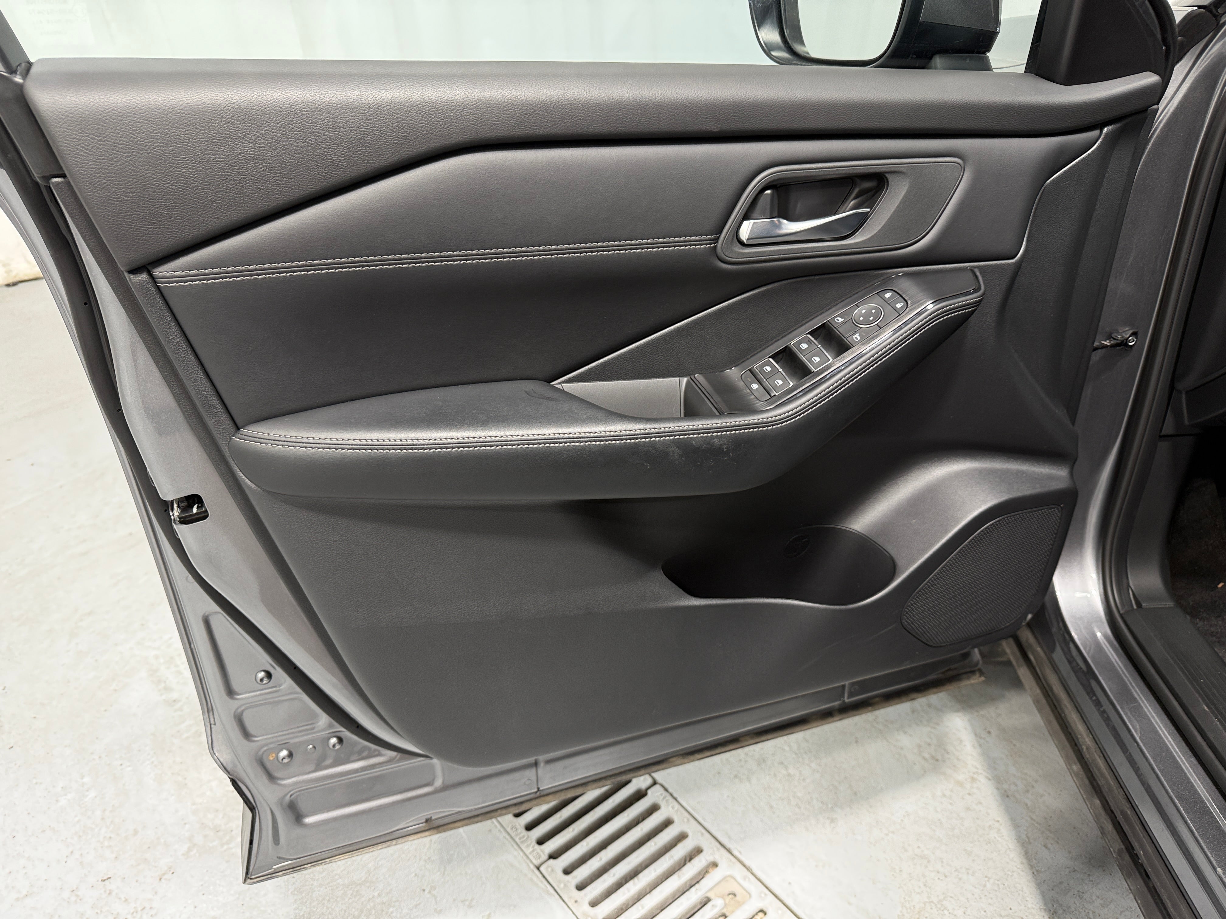 nissan rogue 2025 JN8BT3CB1SW143087 image nissan rogue 2025 JN8BT3CB1SW143087 image