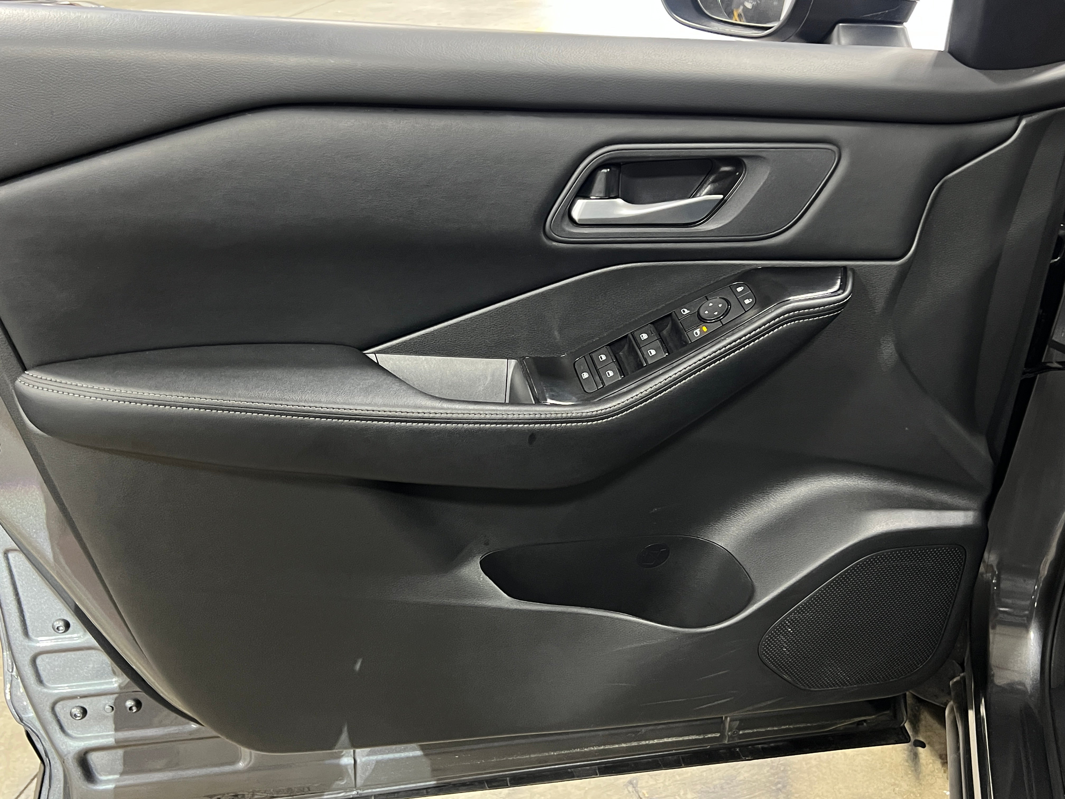 nissan rogue 2025 5N1BT3BA3SC811327 image nissan rogue 2025 5N1BT3BA3SC811327 image