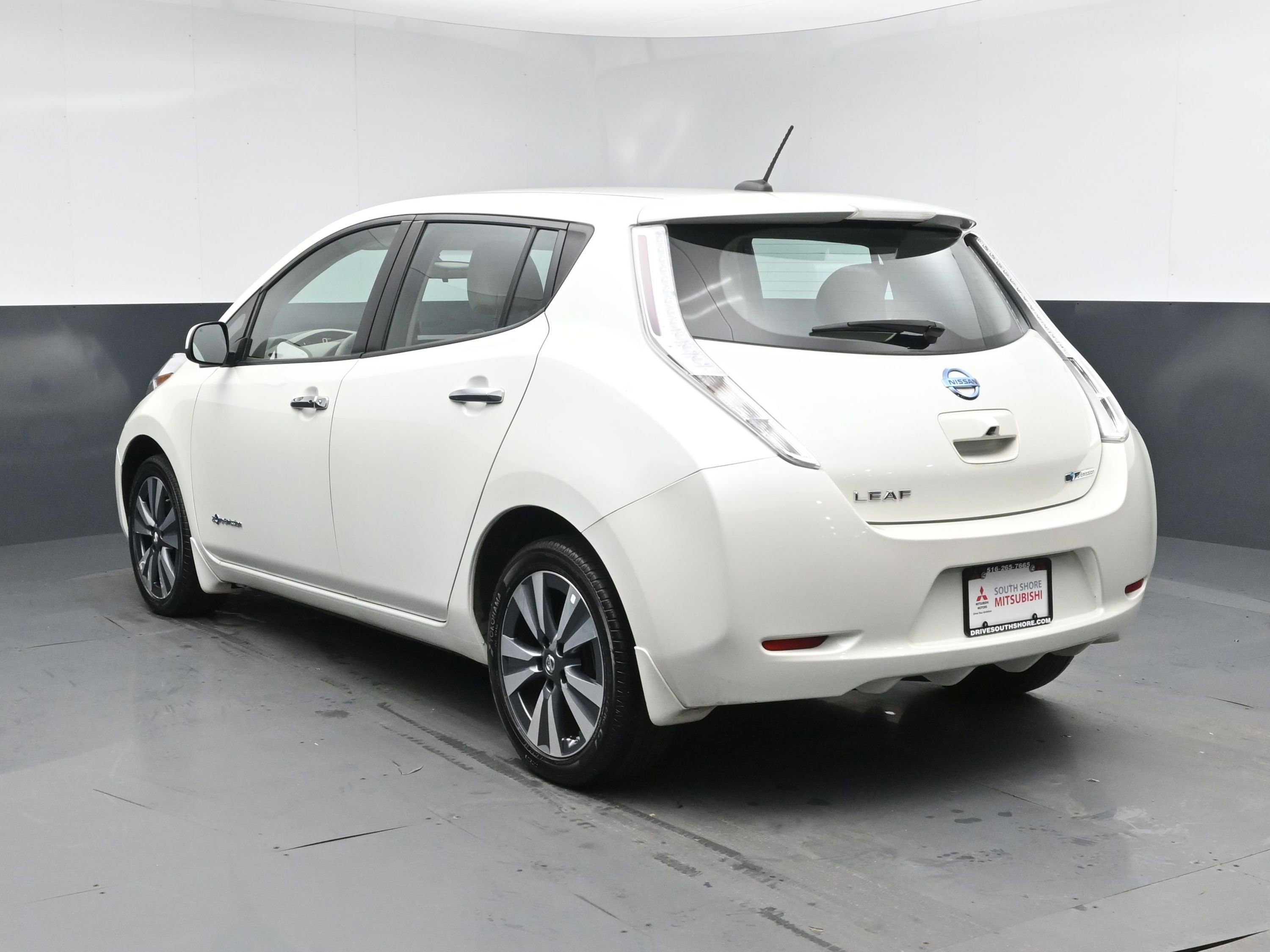 nissan leaf 2017 1N4BZ0CP2HC302221 image nissan leaf 2017 1N4BZ0CP2HC302221 image